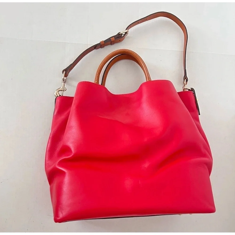 Dooney and Bourke | City Large Dawson LJ050 GE Red Leather Tote Bag